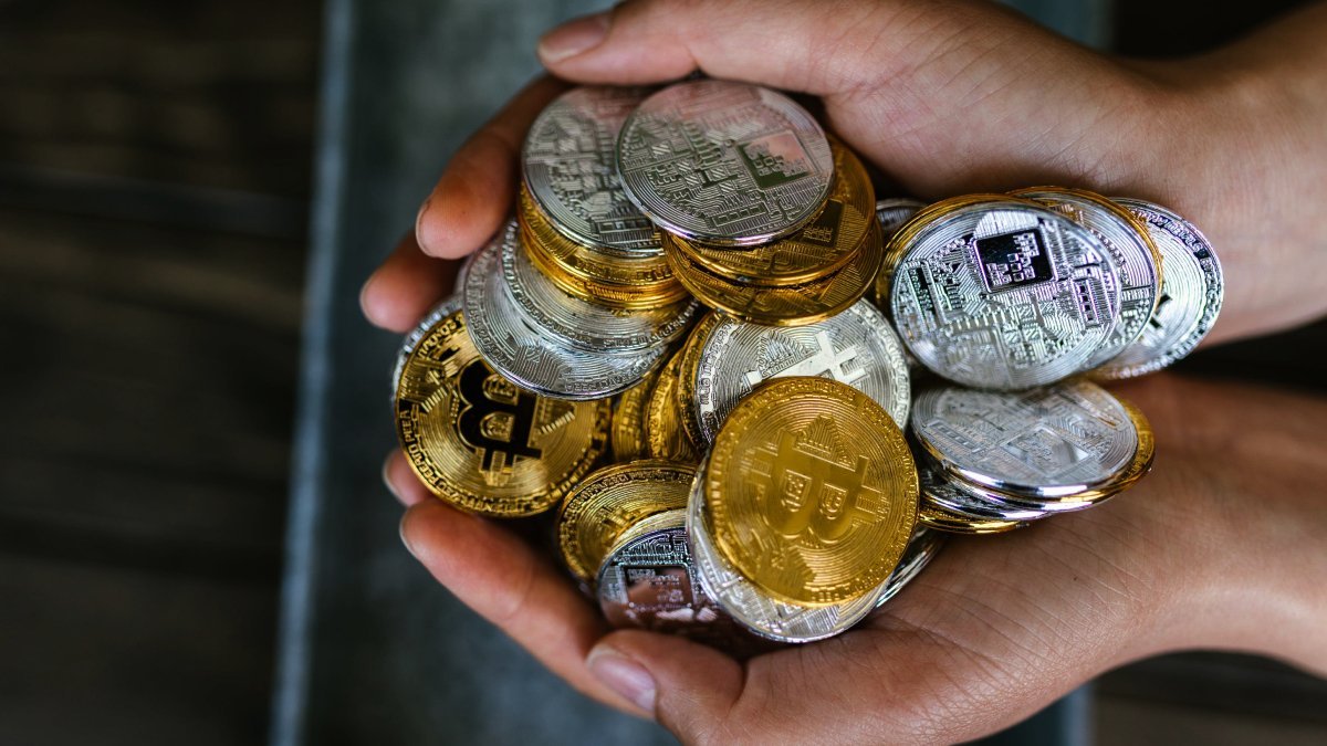 Bitcoin Price Hovers Above $103,000 as Values of Most Altcoins Rise