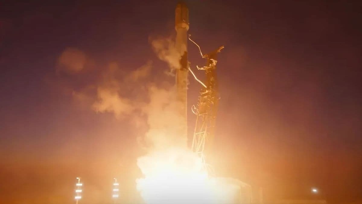 SpaceX Launches 26 Starlink Satellites from California to Expand Low Earth Orbit Internet Network
